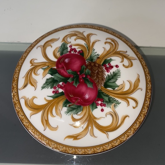 Mikasa Holiday Orchard Lidded Porcelain Trinket Box - Picture 4 of 10